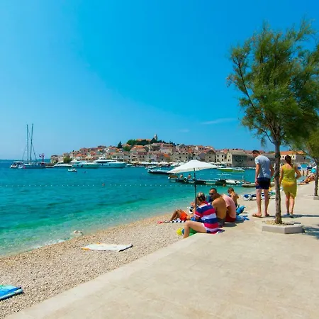 Katja شقة Primošten